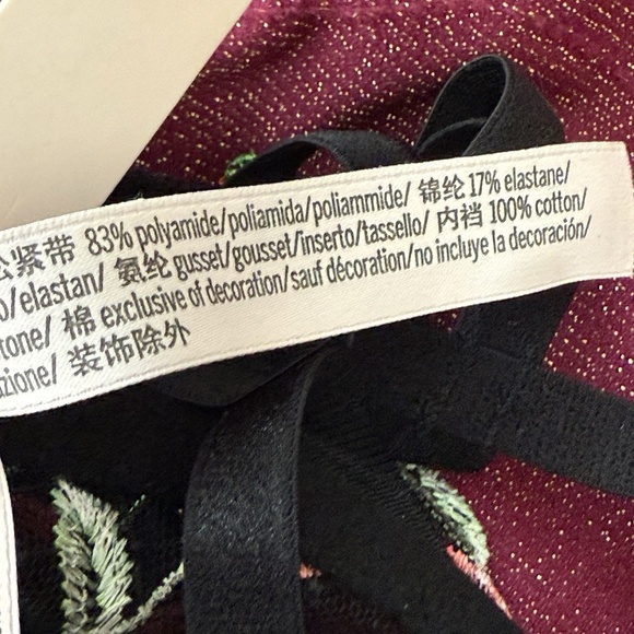 Victoria's Secret Black Mesh Bra Set Lingerie Size XS Sexy Cherry Embroidery NEW - Picture 11 of 11